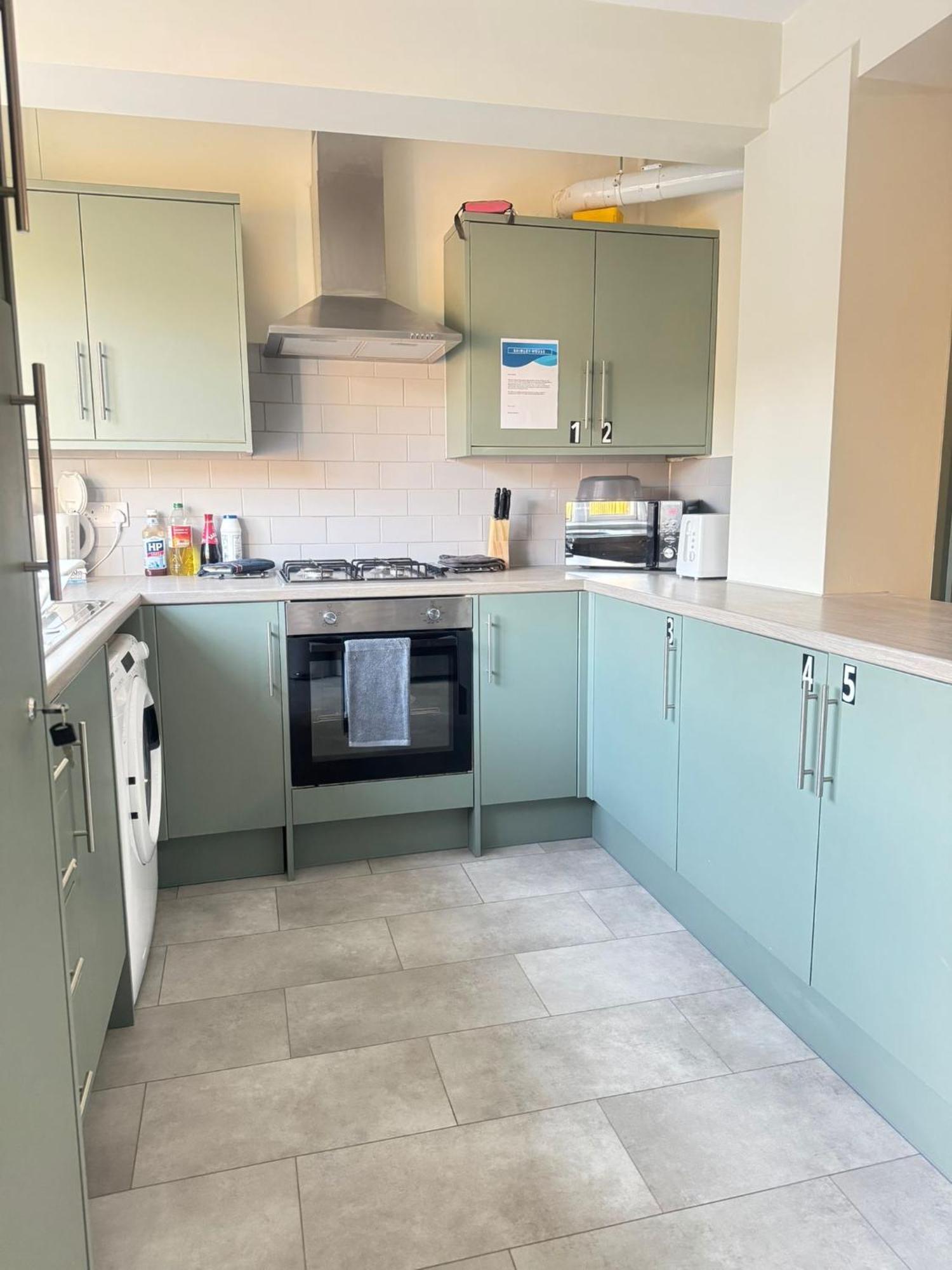 Shirley House 6, Guest House, Self Catering, Self Check In With Smart Locks, Use Of Fully Equipped Kitchen, Close To City Centre, Ideal For Longer Stays, Excellent Transport Links Southampton Eksteriør billede