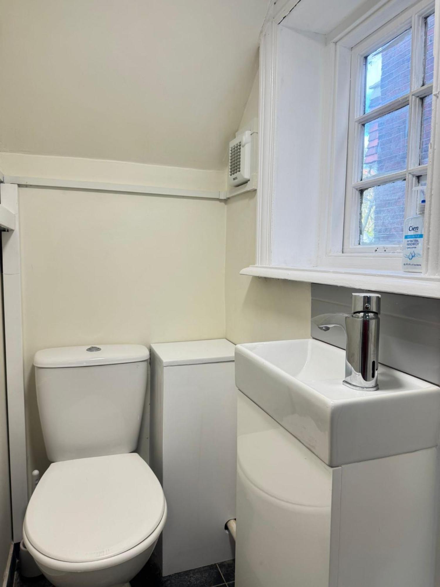 Shirley House 6, Guest House, Self Catering, Self Check In With Smart Locks, Use Of Fully Equipped Kitchen, Close To City Centre, Ideal For Longer Stays, Excellent Transport Links Southampton Eksteriør billede