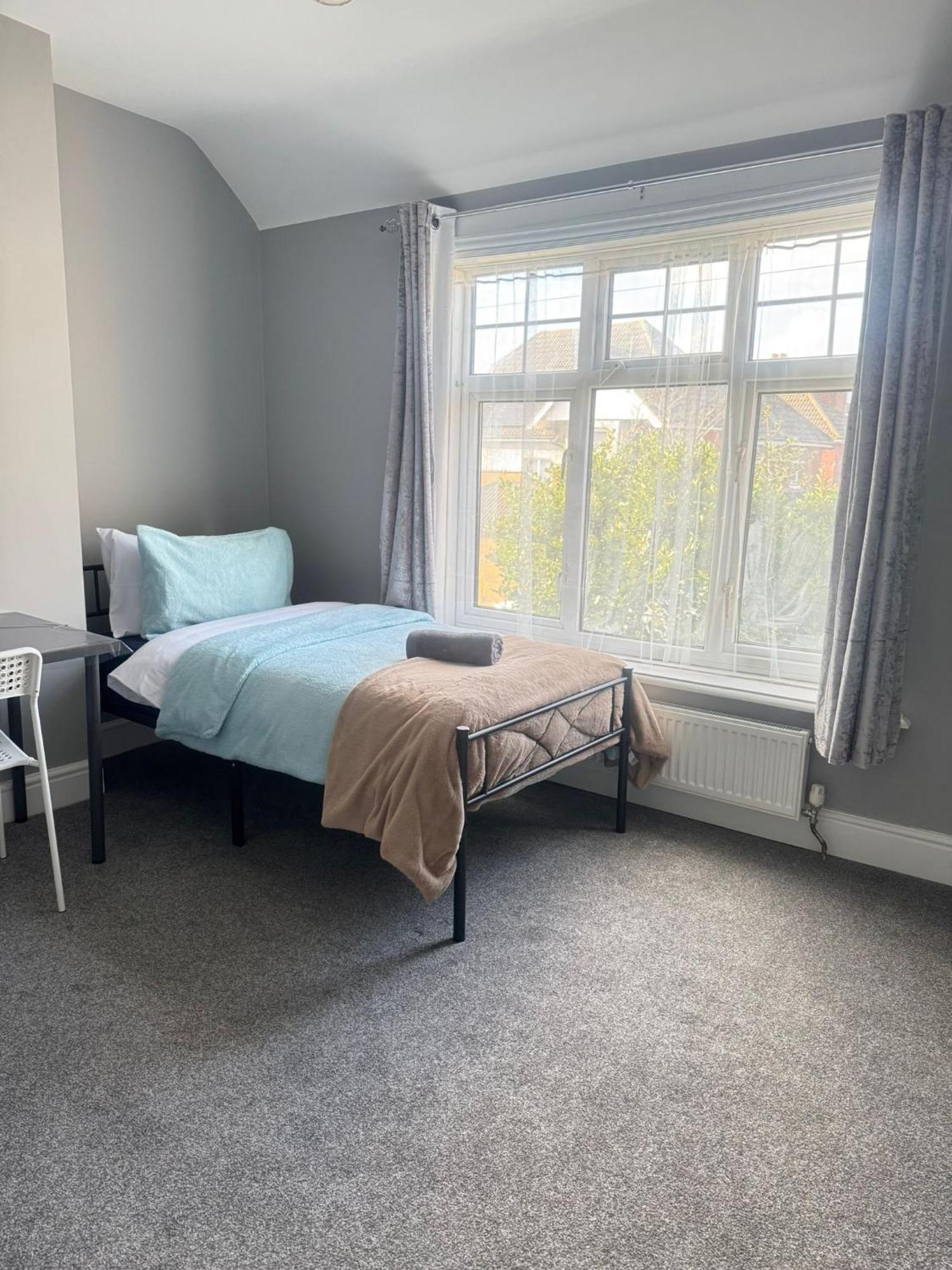 Shirley House 6, Guest House, Self Catering, Self Check In With Smart Locks, Use Of Fully Equipped Kitchen, Close To City Centre, Ideal For Longer Stays, Excellent Transport Links Southampton Eksteriør billede