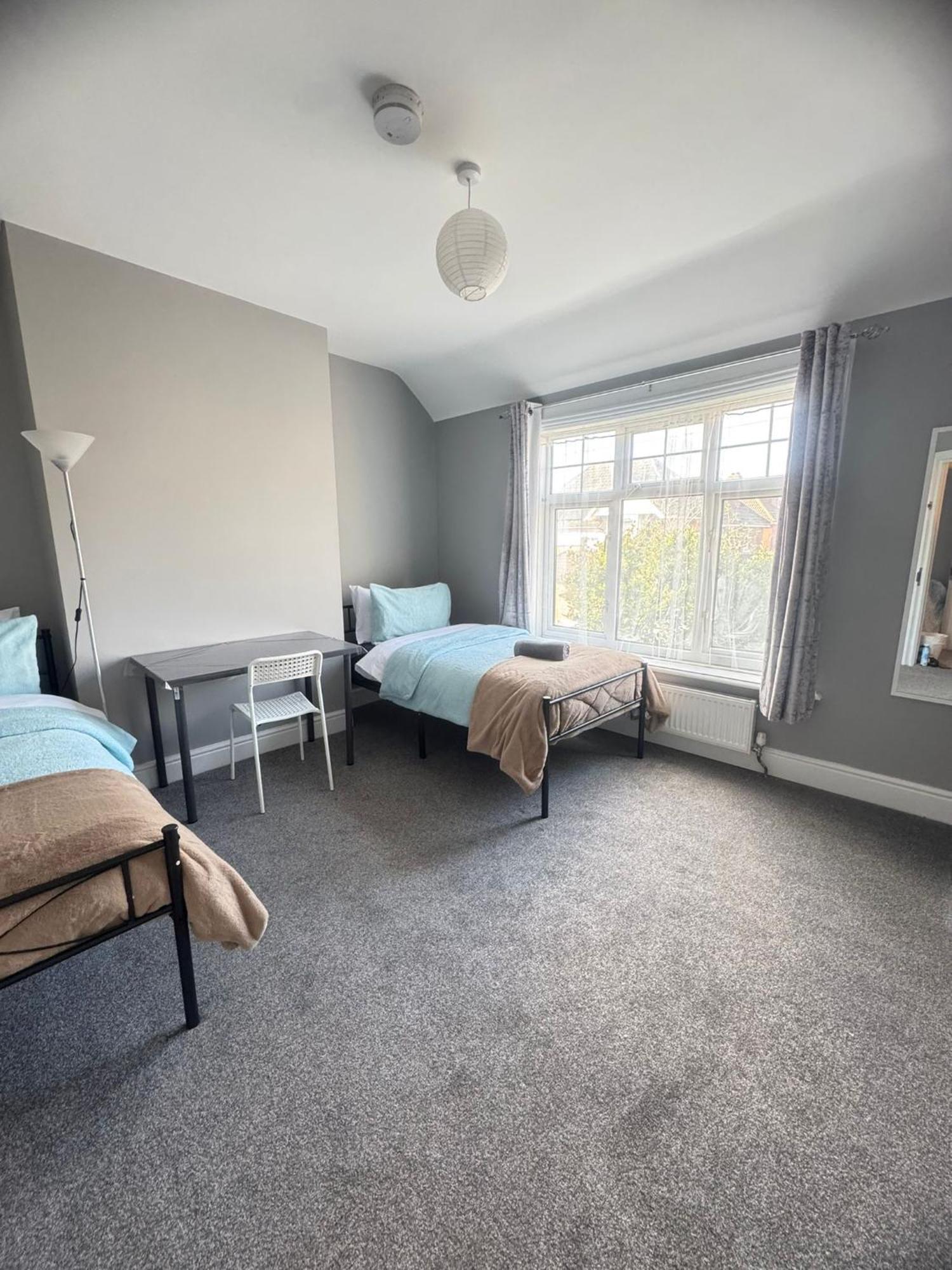 Shirley House 6, Guest House, Self Catering, Self Check In With Smart Locks, Use Of Fully Equipped Kitchen, Close To City Centre, Ideal For Longer Stays, Excellent Transport Links Southampton Eksteriør billede